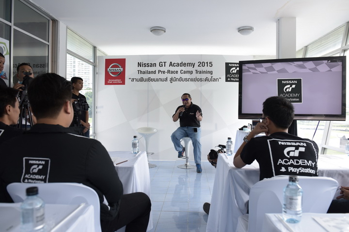 iamcar_nissan race camp2